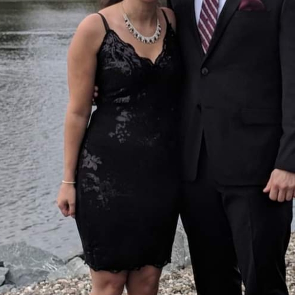 Little black dress! - Picture 3 of 7